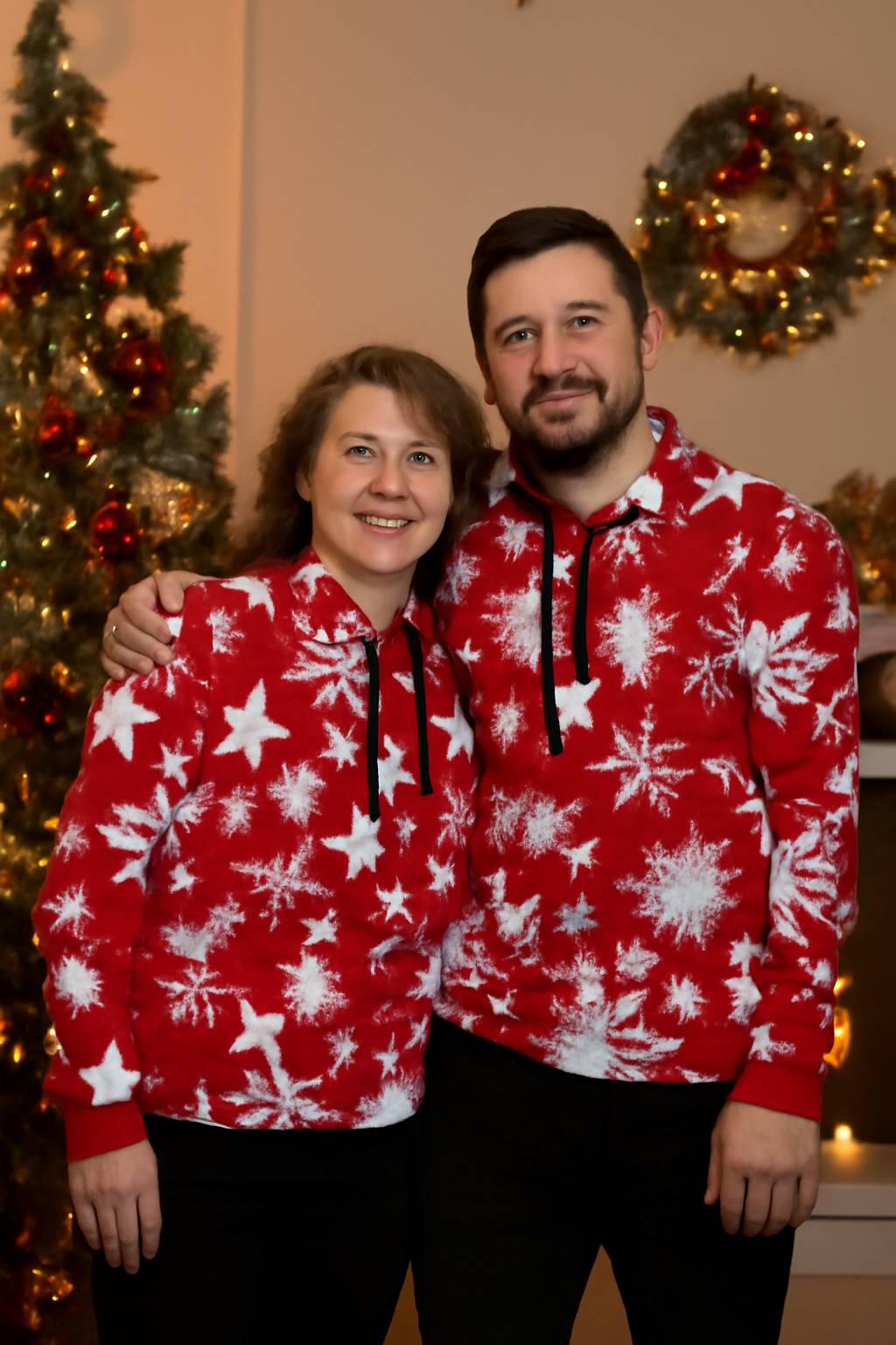 Unisex Red Christmas Hoodie with Snowflakes ❄️ – Festive Hoodie for Couples and Christmas Parties